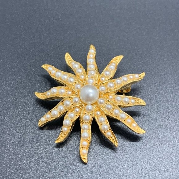NOS D'Orlan Vintage Gold Tone Faux Pearl Star Flower Brooch 1-3/8" - Picture 1 of 6